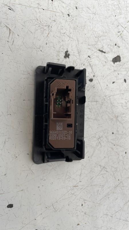 Bouton/Interrupteur CITROEN DS3 PHASE 1 Essence - 1