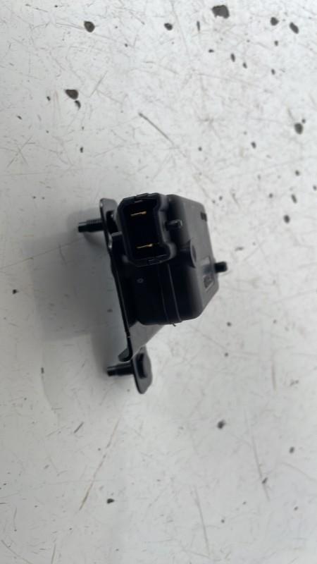 Fermeture centralisee coffre DACIA SANDERO 1 Diesel - 1