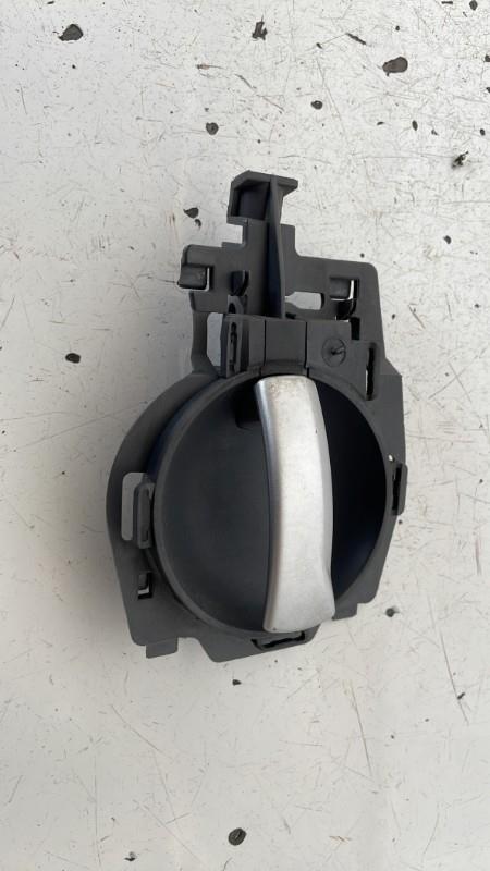 Poignee interieur avant gauche CITROEN C3 1 PHASE 2 Essence - 1