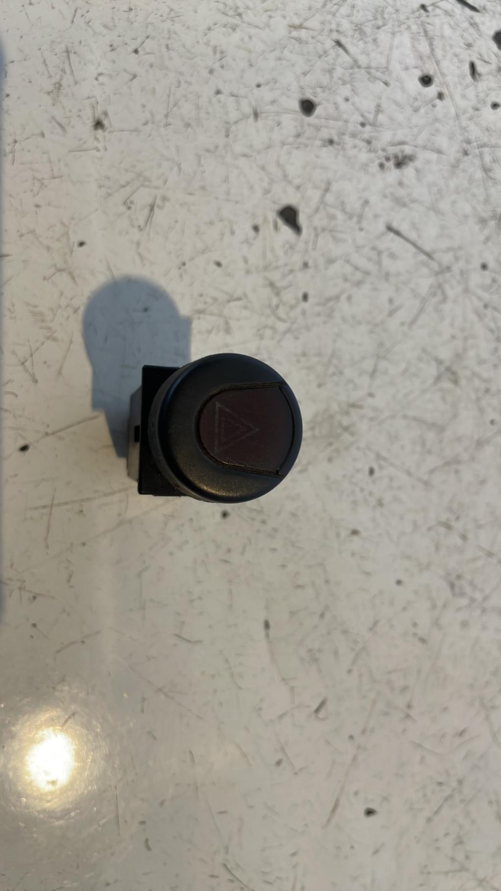 Bouton de warning CITROEN BERLINGO 1 PHASE 1 Diesel - 1