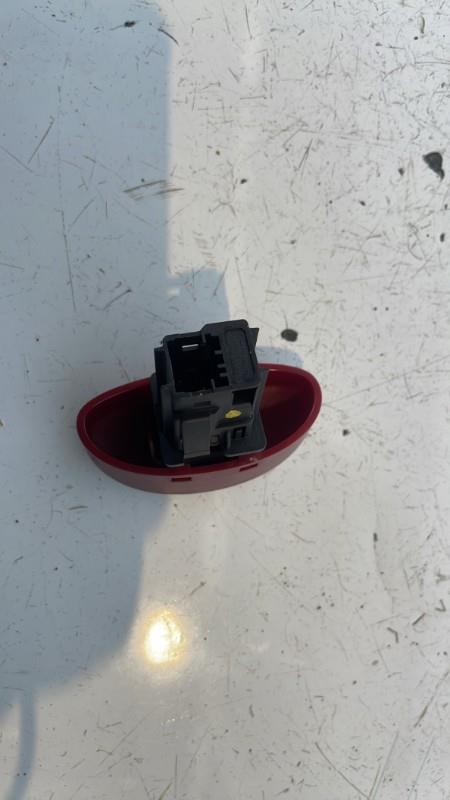 Bouton de warning PEUGEOT 206 PHASE 1 Essence - 1