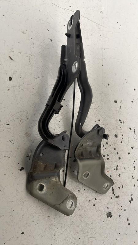 Charniere de capot RENAULT CLIO 3 PHASE 1 Essence - 1