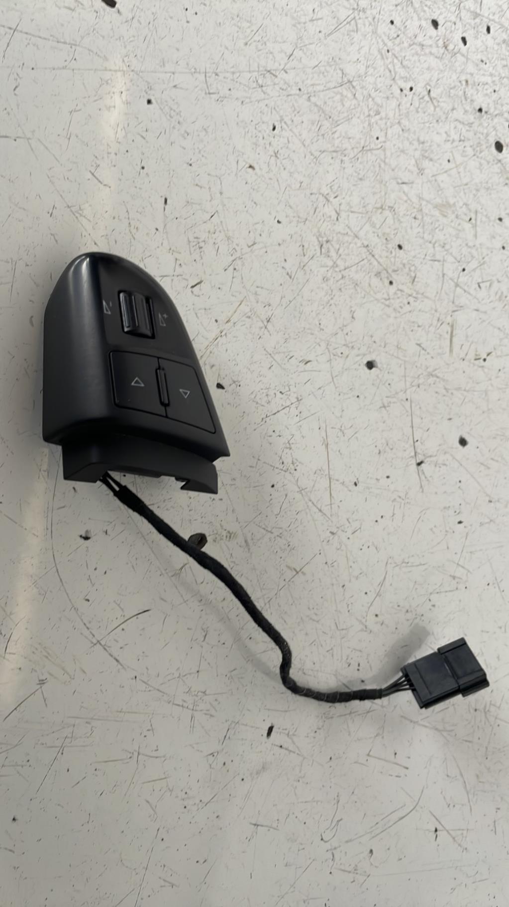 Commande autoradio SKODA OCTAVIA 3 PHASE 2 BREAK  - 1