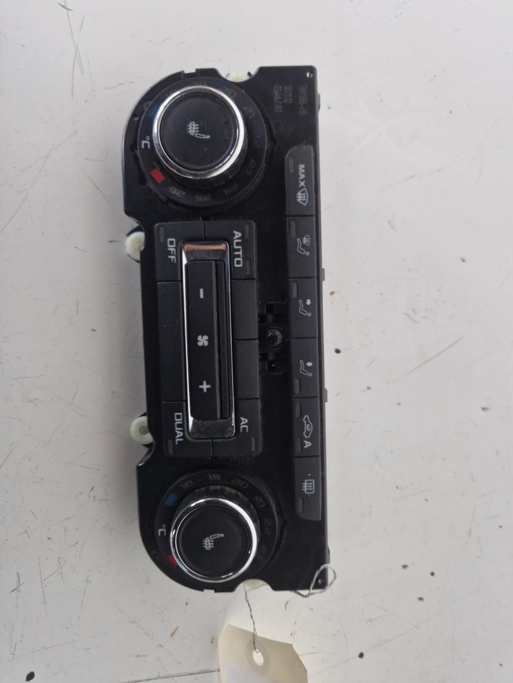 Commande chauffage SKODA OCTAVIA 3 PHASE 2 BREAK  - 1
