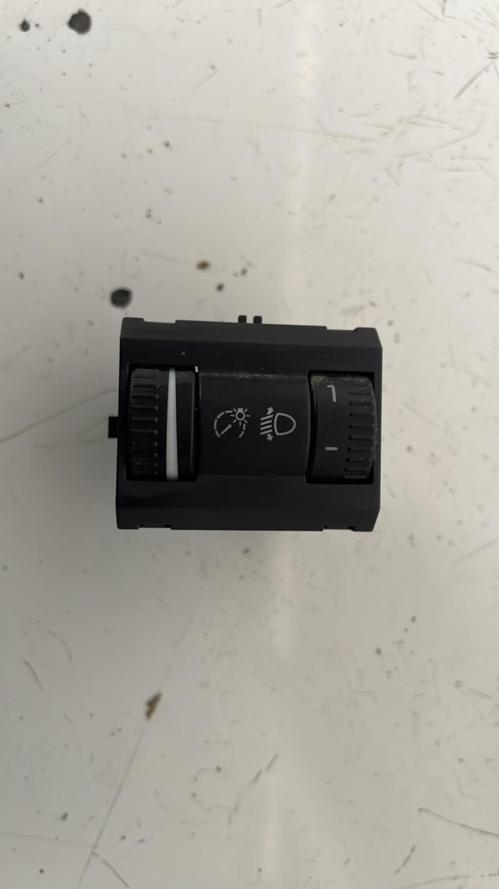Commande de reglage hauteur de phare SKODA OCTAVIA 3 PHASE 2 BREAK  - 1