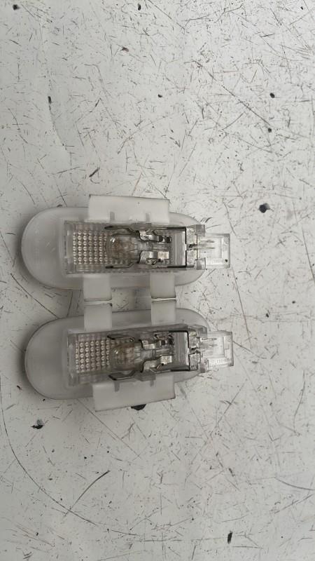 Eclairage de plafonnier RENAULT CLIO 3 PHASE 1 Essence - 1