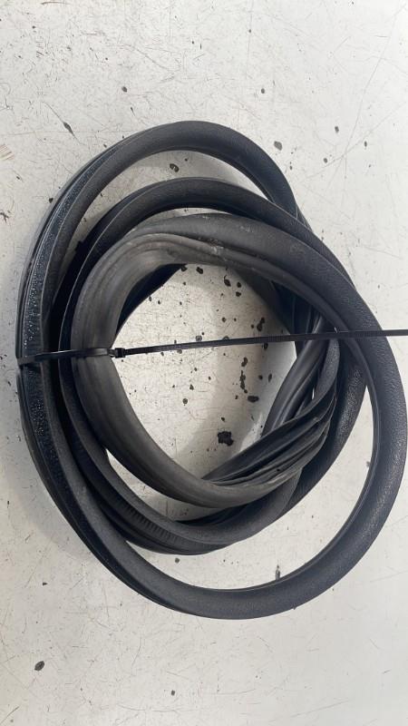 Joint de porte avant droite RENAULT CLIO 3 PHASE 1 Essence - 1