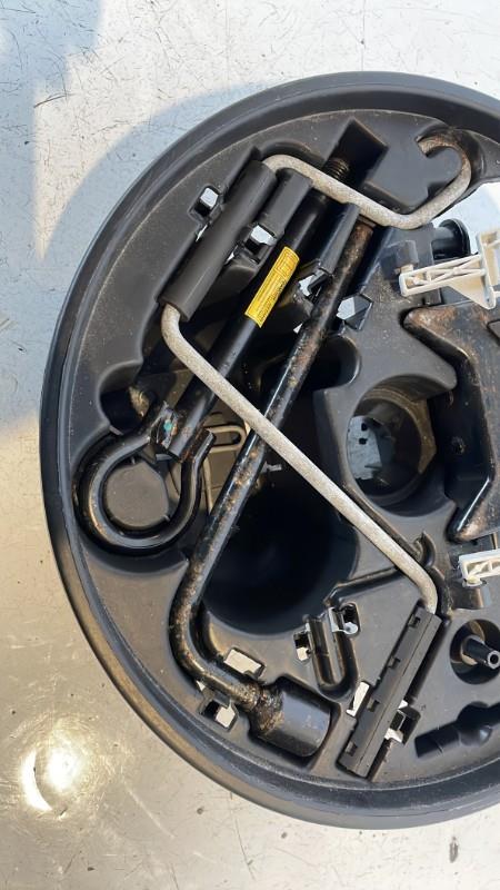 Panier roue de secours RENAULT CLIO 2 PHASE 2 Essence - 1