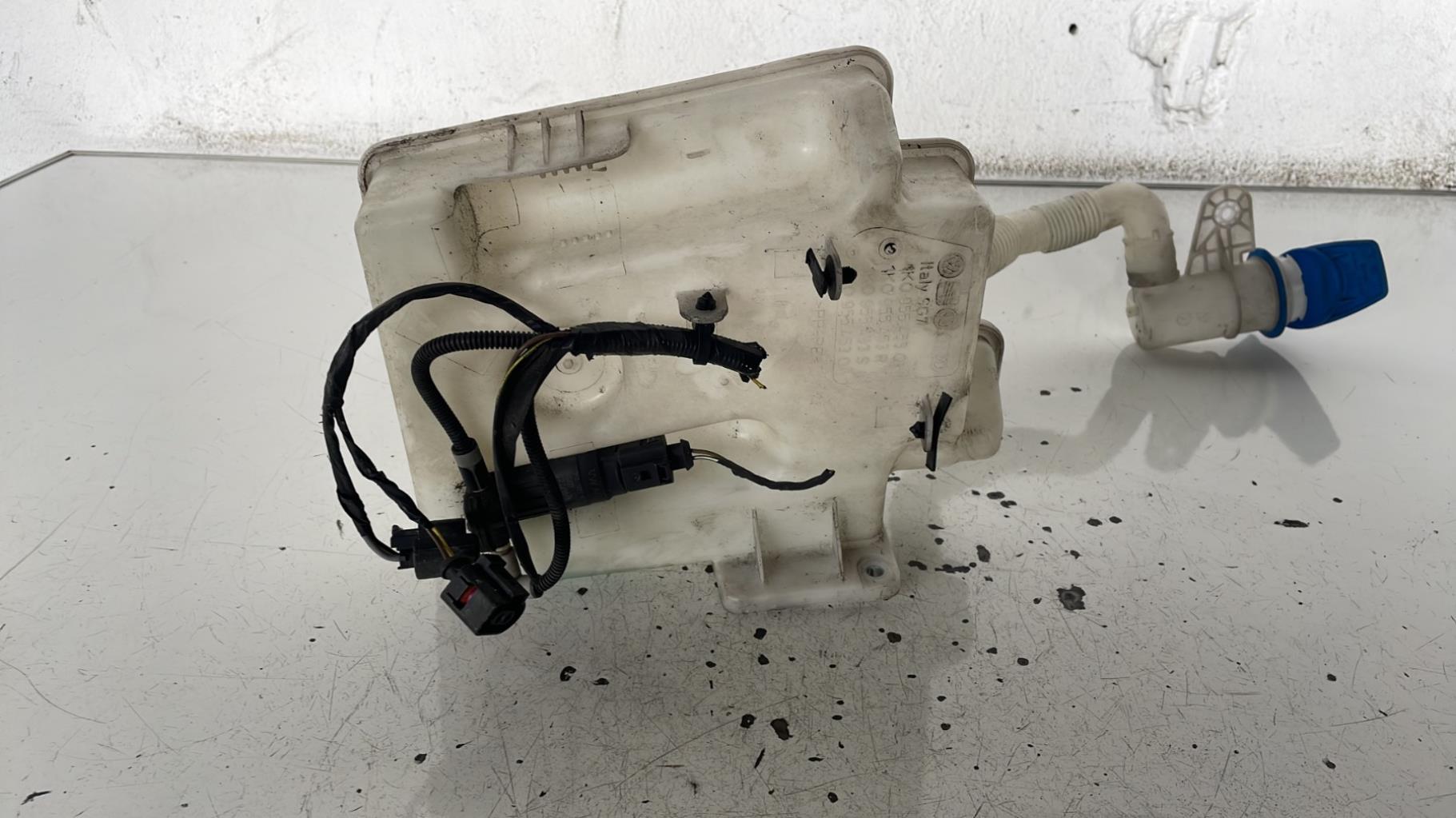 Vase de lave glace SKODA OCTAVIA 3 PHASE 2 BREAK  - 1