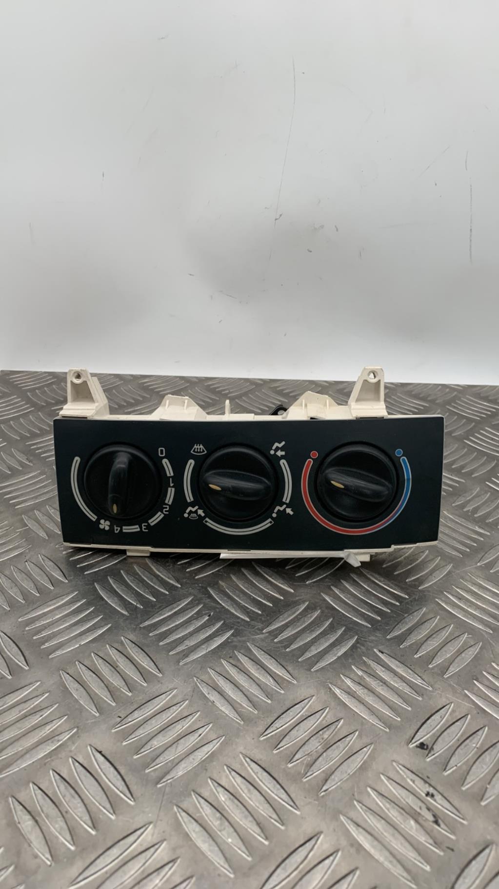 Commande chauffage RENAULT MEGANE 1 PHASE 1  - 1