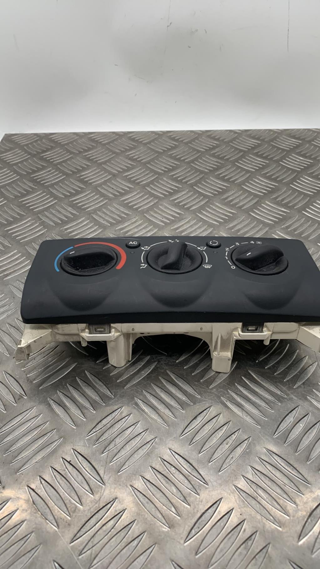 Commande chauffage RENAULT CLIO 2 PHASE 2  - 1