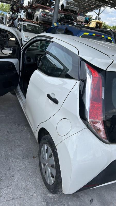 Boite a gants TOYOTA AYGO 2 PHASE 1 Essence - 1