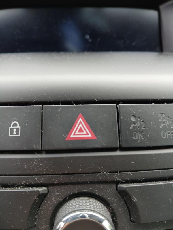 Bouton de warning OPEL ASTRA J PHASE 1 Diesel - 1
