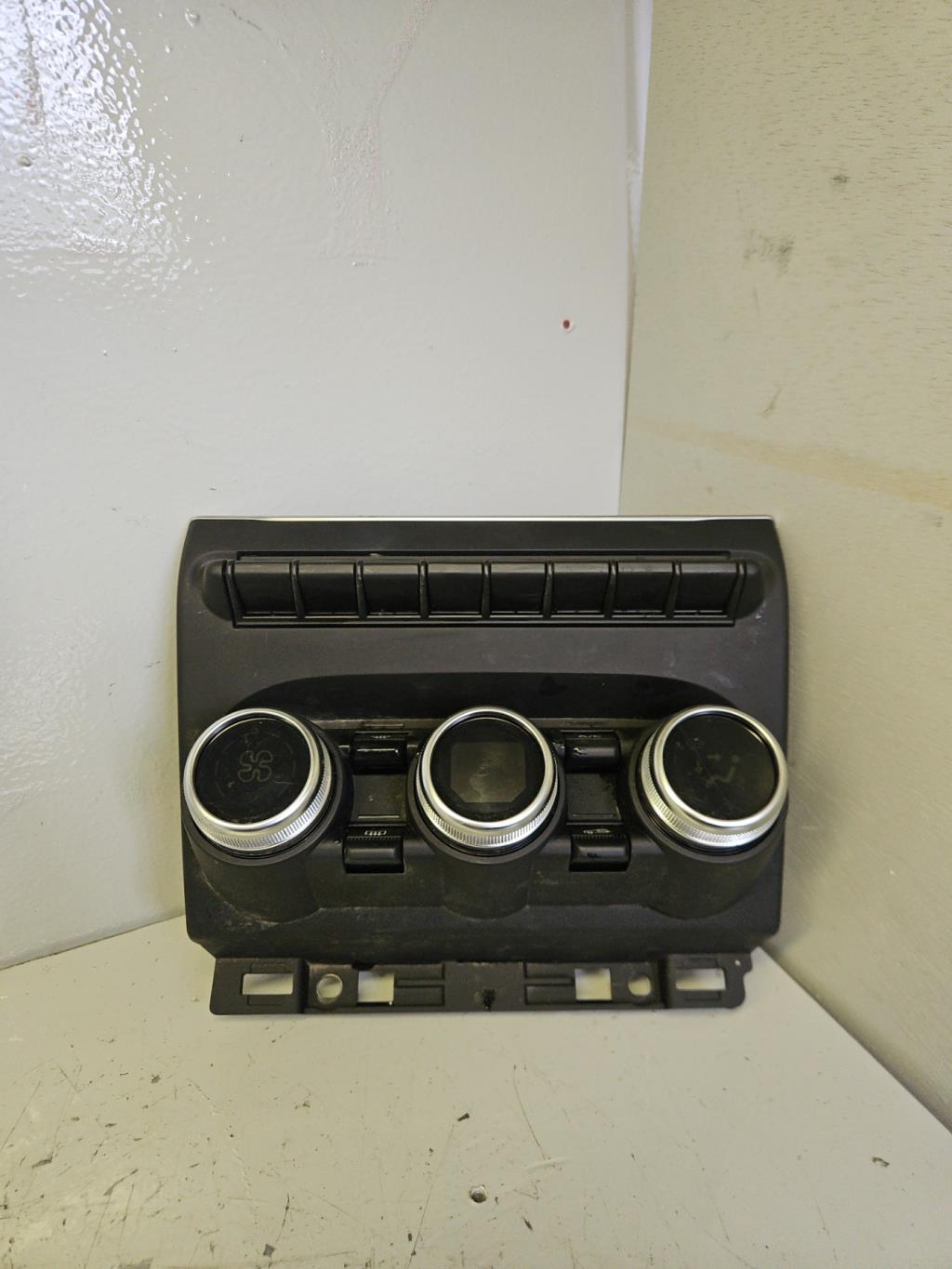 Commande chauffage RENAULT CLIO 5 Diesel - 1