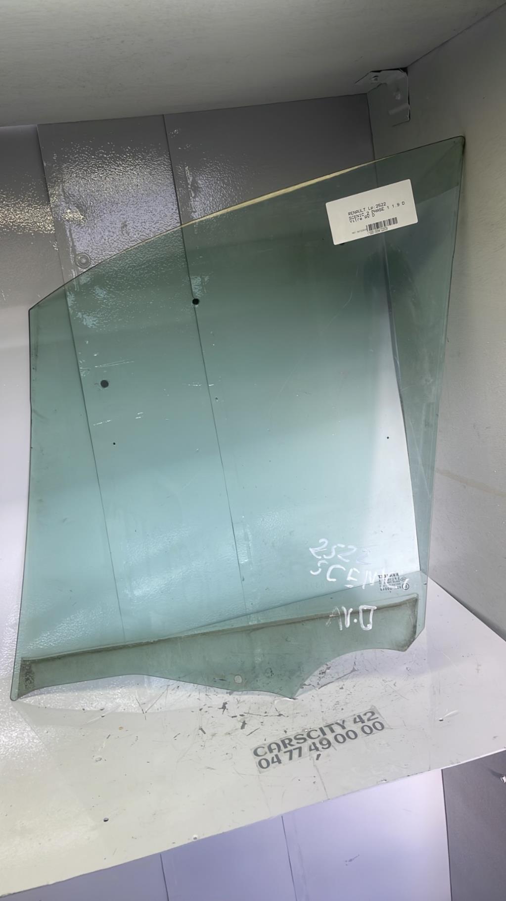 Vitre avant droit RENAULT SCENIC 2 PHASE 2  - 1