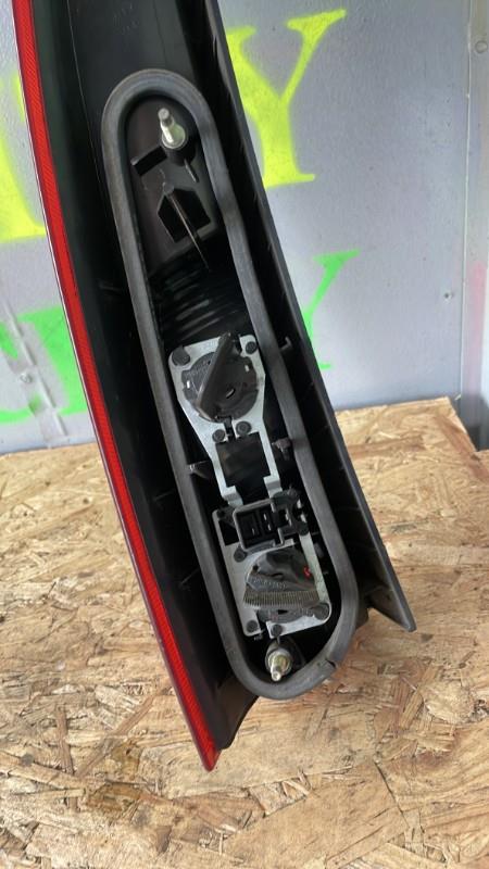 Feu arriere secondaire droit (feux) VOLVO V 70 1 PHASE 2 BREAK Diesel - 1