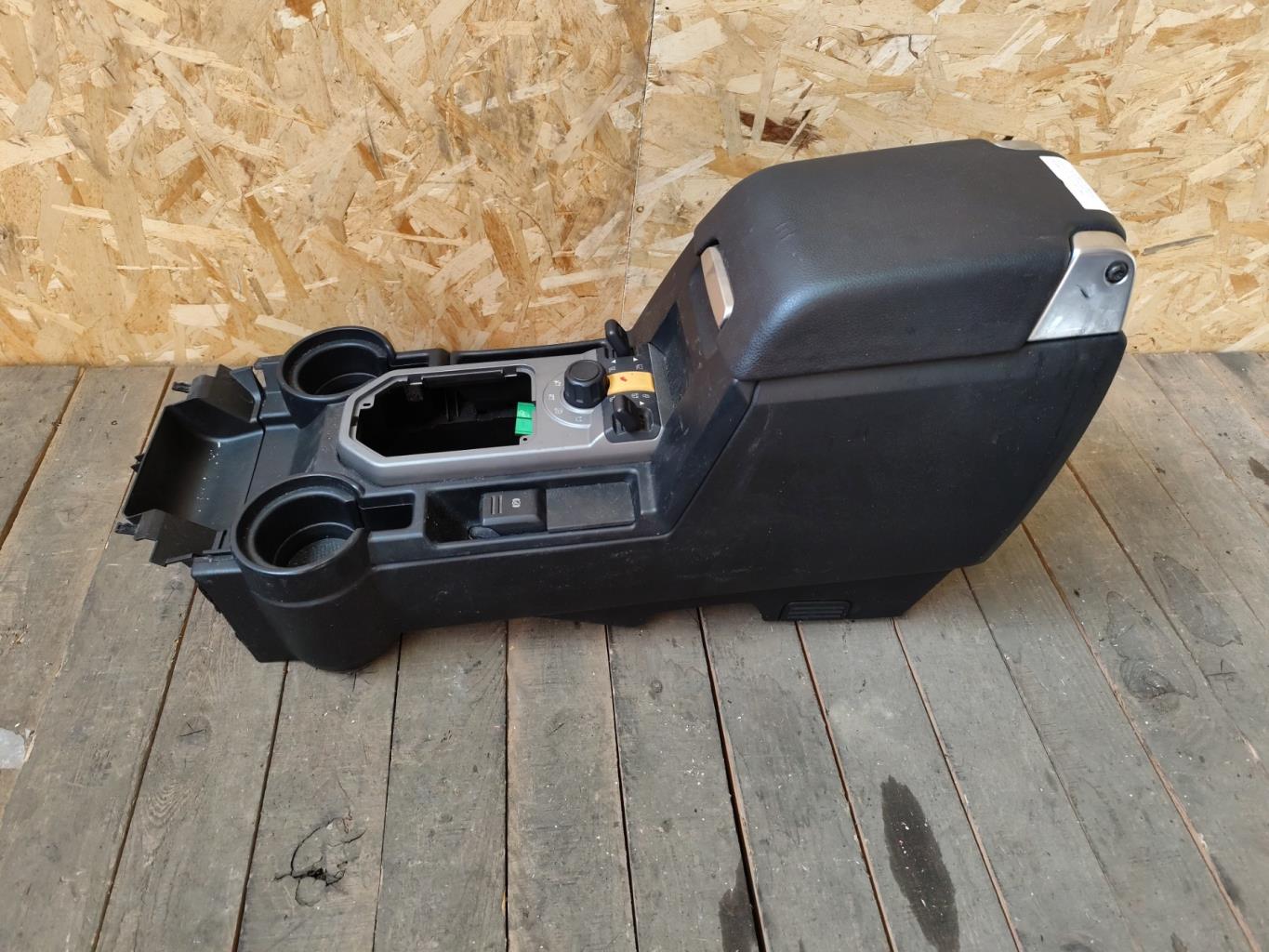 Console central (interieur plastique) LAND ROVER DISCOVERY 3 Diesel - 1