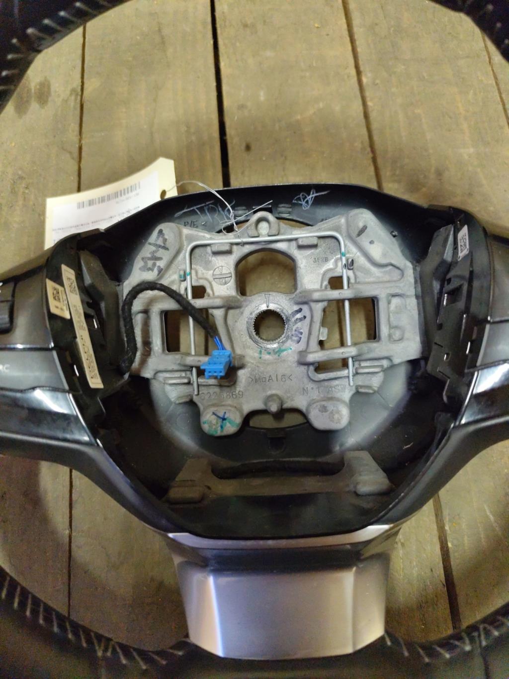 Volant PEUGEOT 308 2 PHASE 1 Diesel - 1