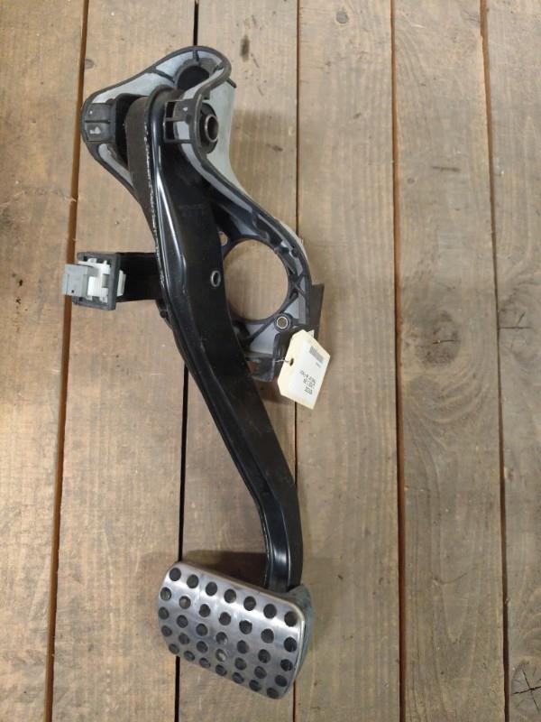 Pedale de frein MERCEDES CLASSE C 204  - 1