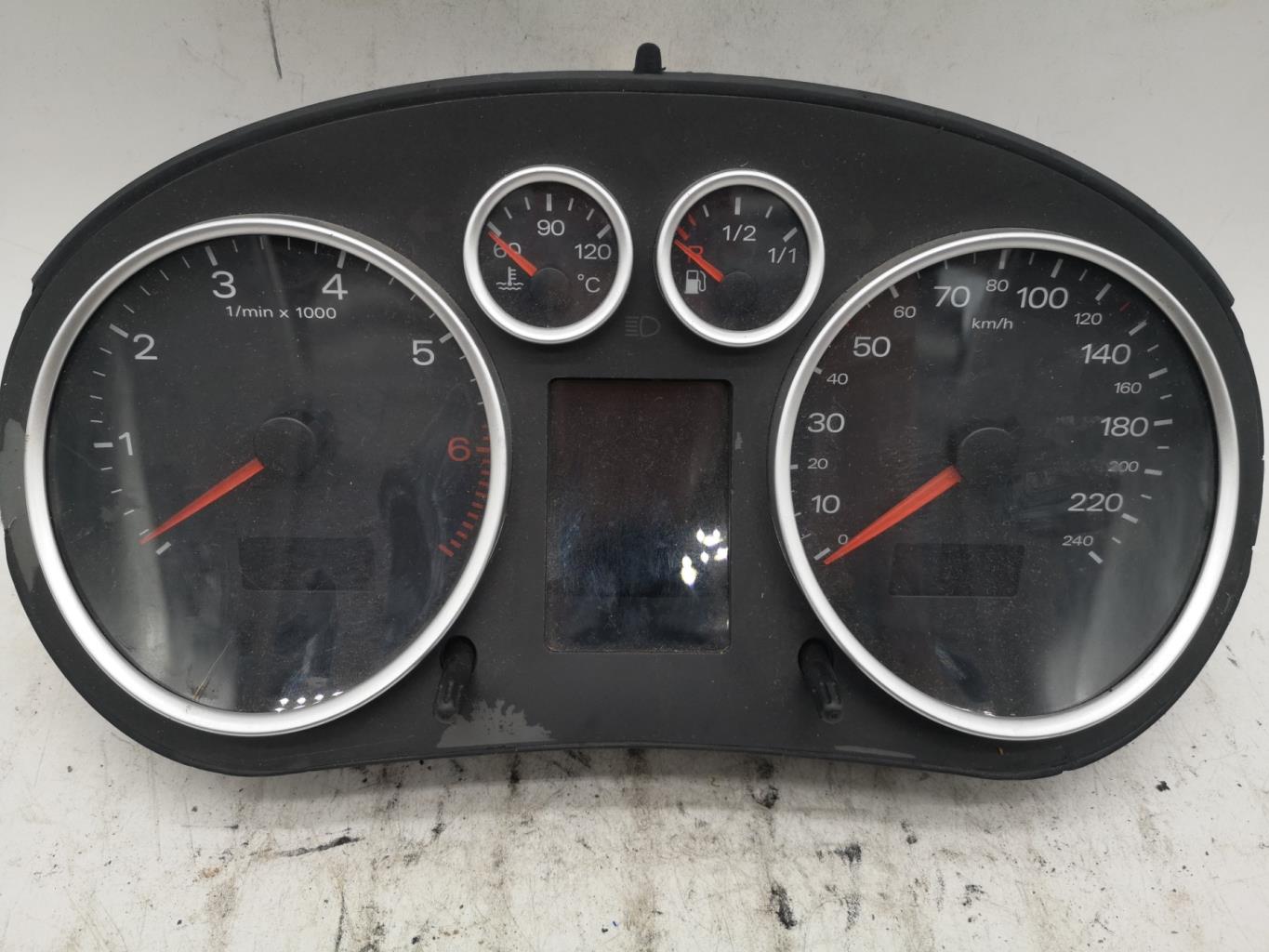 Compteur AUDI A1 1  - 1