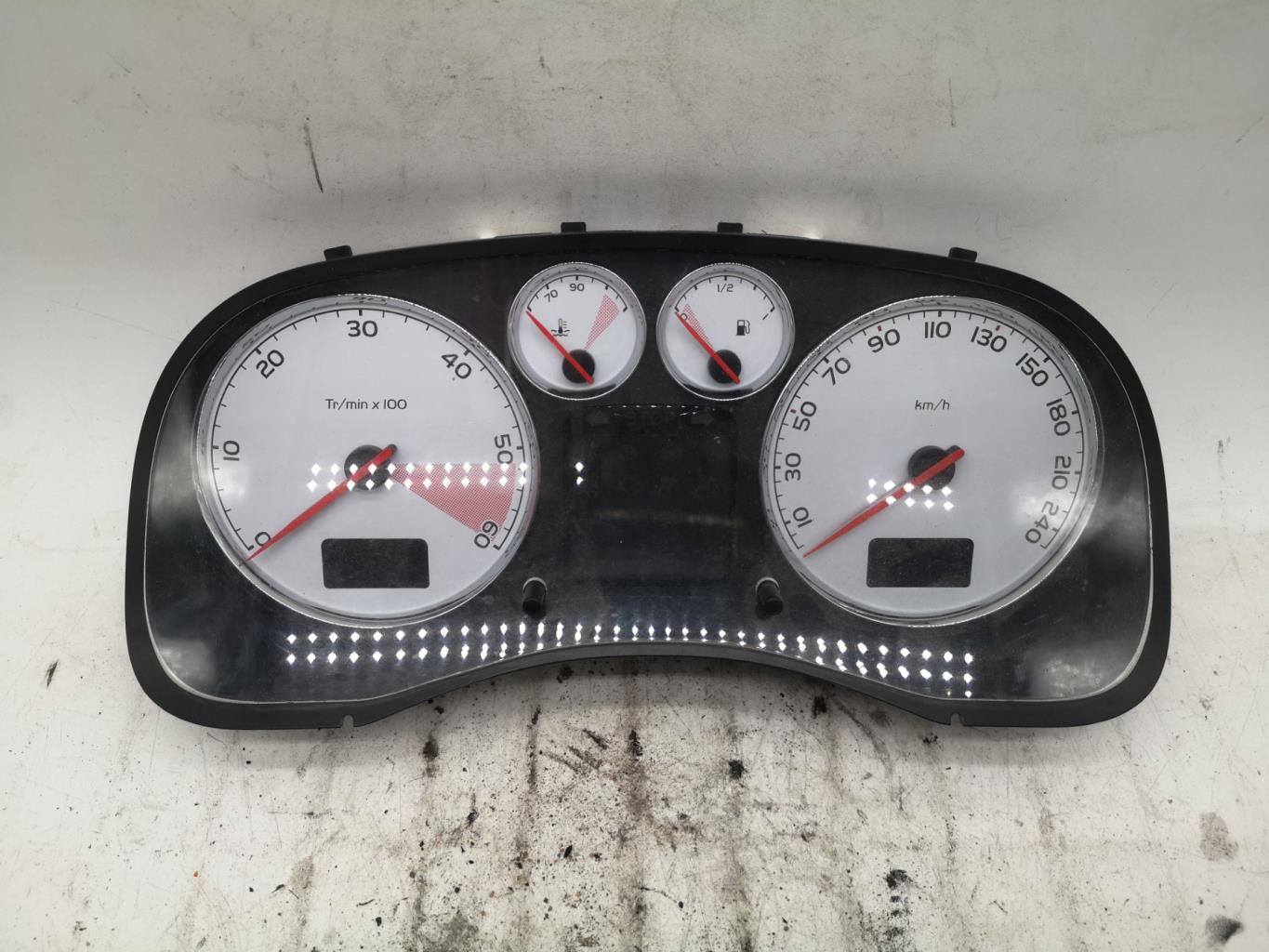 Compteur PEUGEOT 307 PHASE 2 BREAK Essence - 1