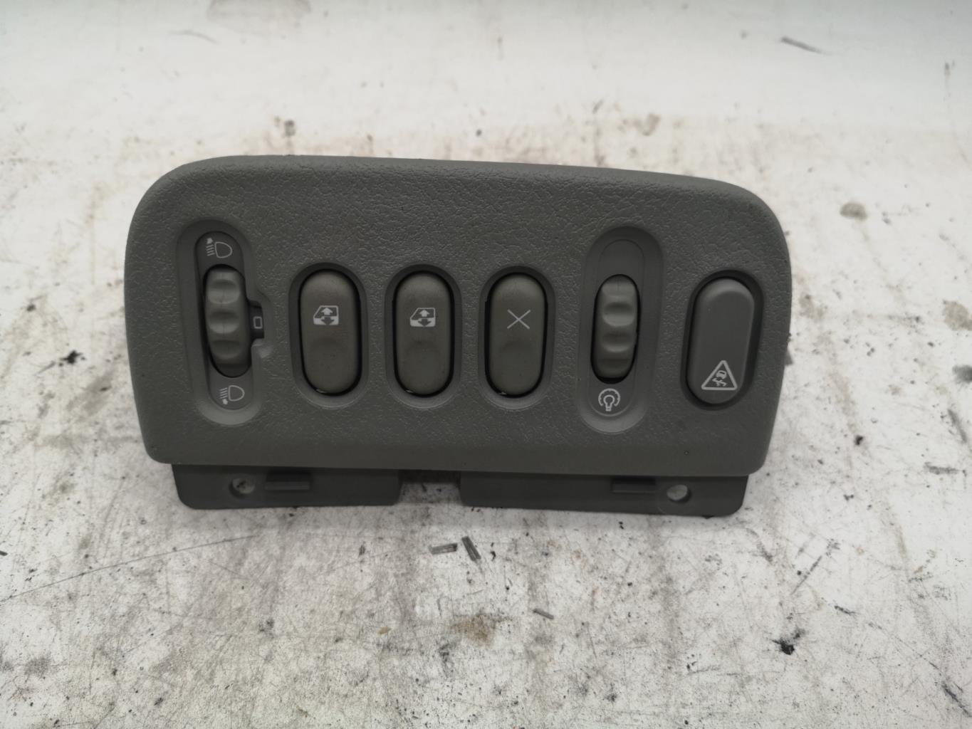 Interrupteur de leve vitre RENAULT SCENIC 1 PHASE 2 Essence - 1