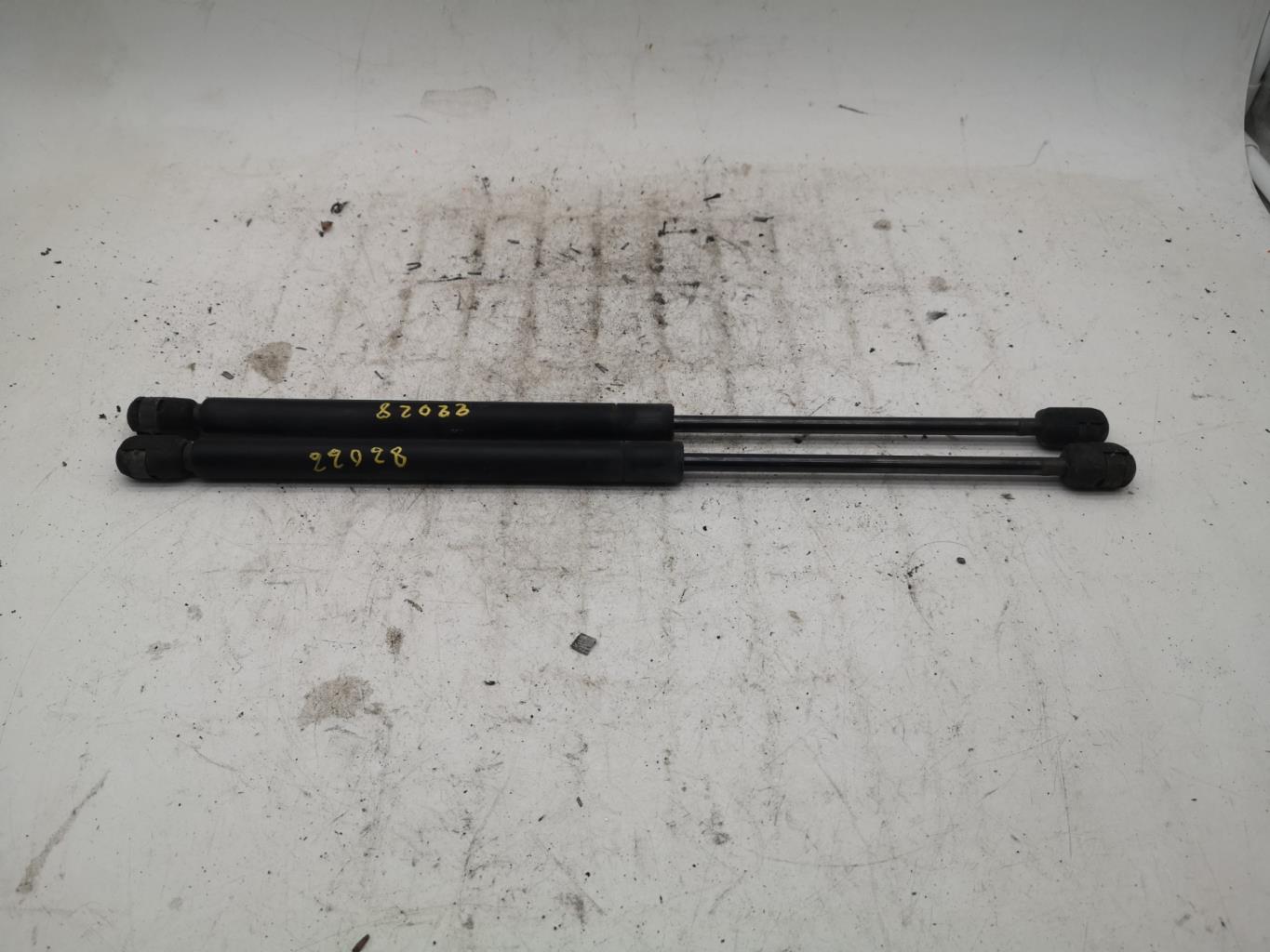 Verin de coffre RENAULT CLIO 2 PHASE 1 Diesel - 1