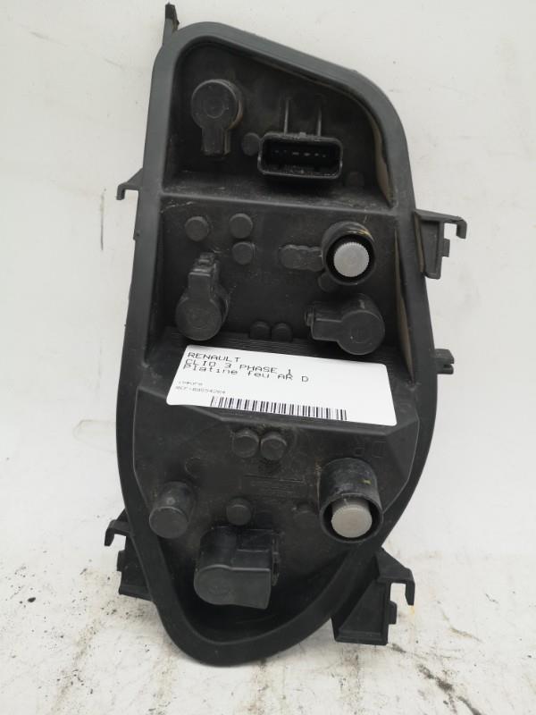 Platine feu arriere droit RENAULT CLIO 3 PHASE 1 Essence - 1