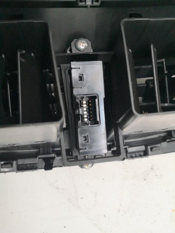 Aerateur tableau de bord SUZUKI SWIFT 4 Diesel - 1