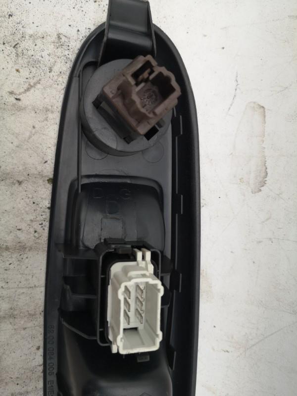 Interrupteur de leve vitre avant droit RENAULT CLIO 2 PHASE 2 Diesel - 1