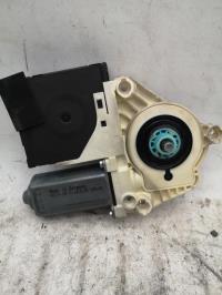 Moteur leve vitre avant droit