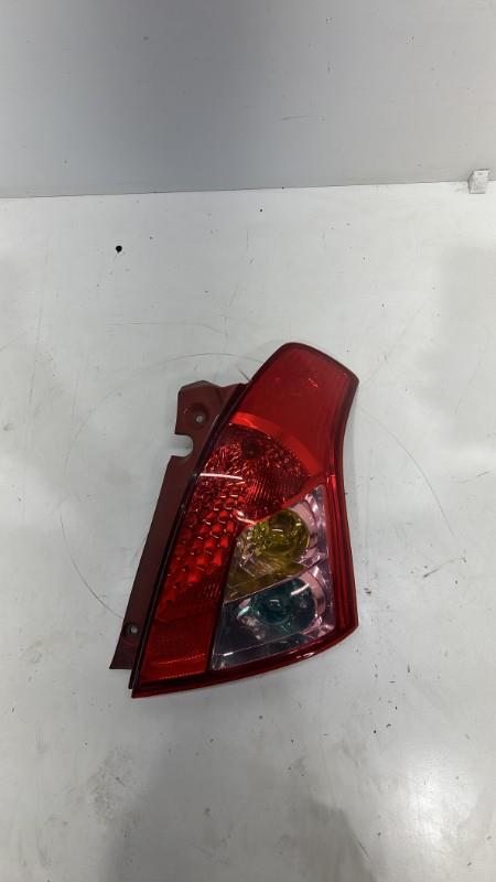 Fanale posteriore principale destro (luci) SUZUKI SWIFT 3 Diésel - 1