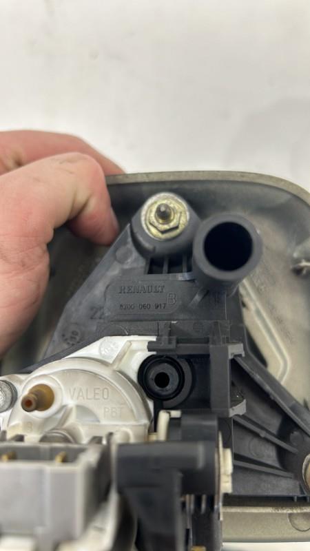 Bouton de coffre RENAULT CLIO 2 PHASE 2 Diesel - 1