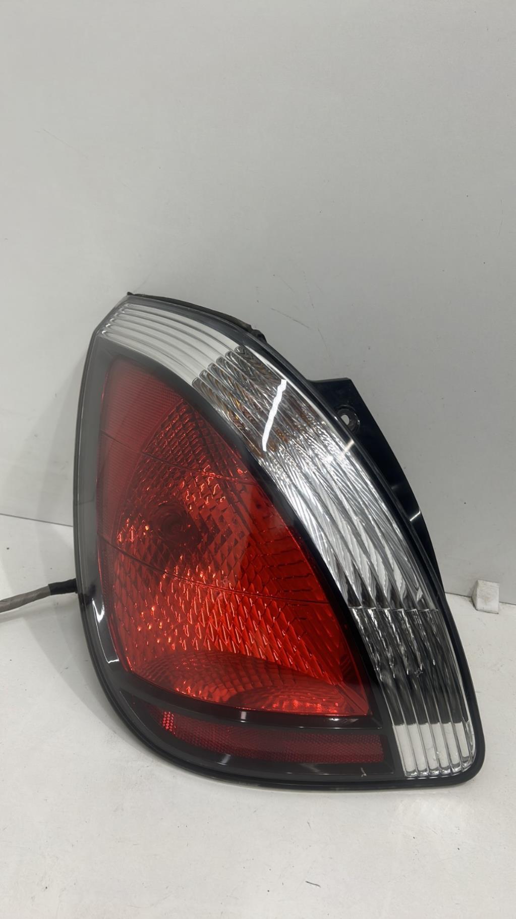 Fanale posteriore principale sinistro (luci) KIA RIO 2 PHASE 1 Gasolina - 1