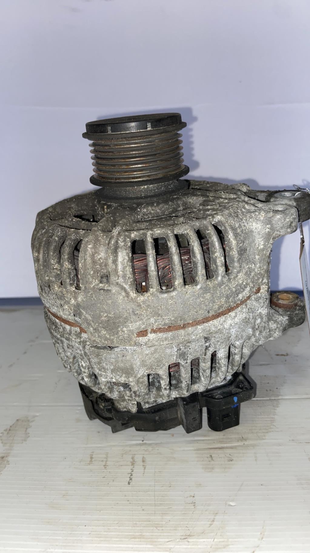 Alternateur VOLKSWAGEN TRANSPORTER 5 PHASE 1 Diesel - 1
