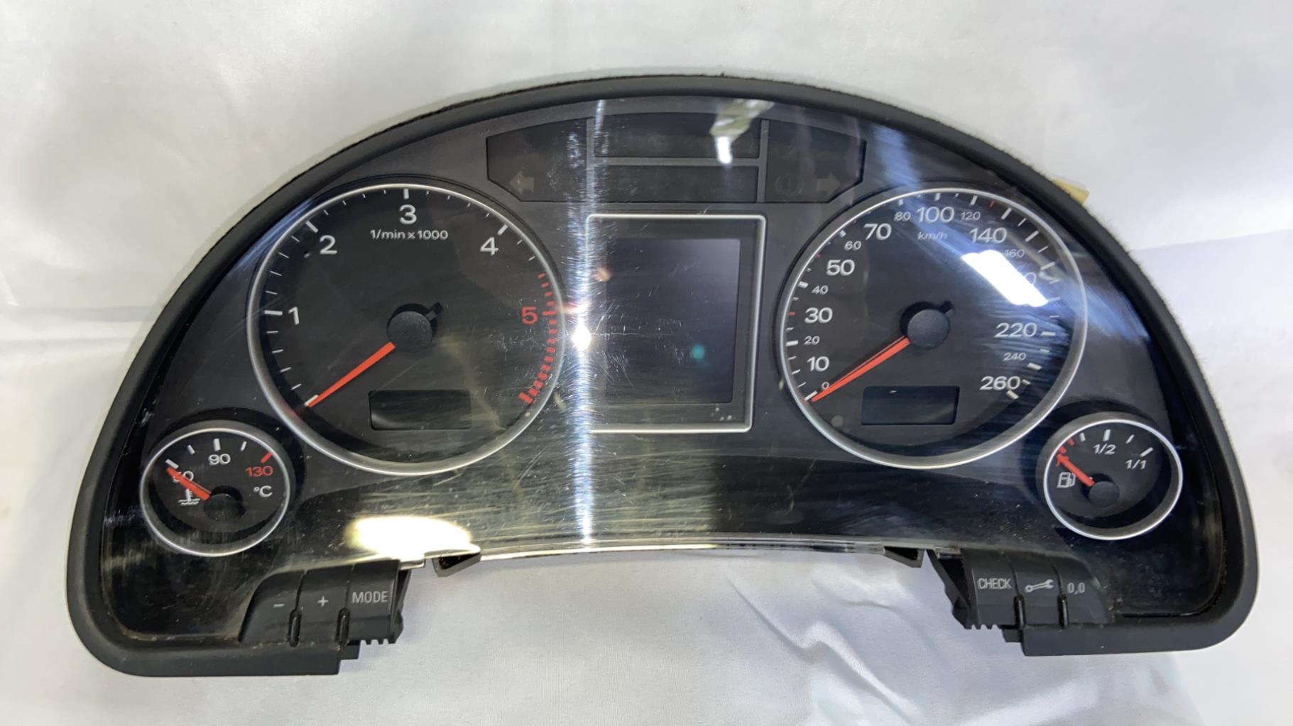 Compteur AUDI A4 2 AVANT PHASE 2 BREAK Diesel - 1