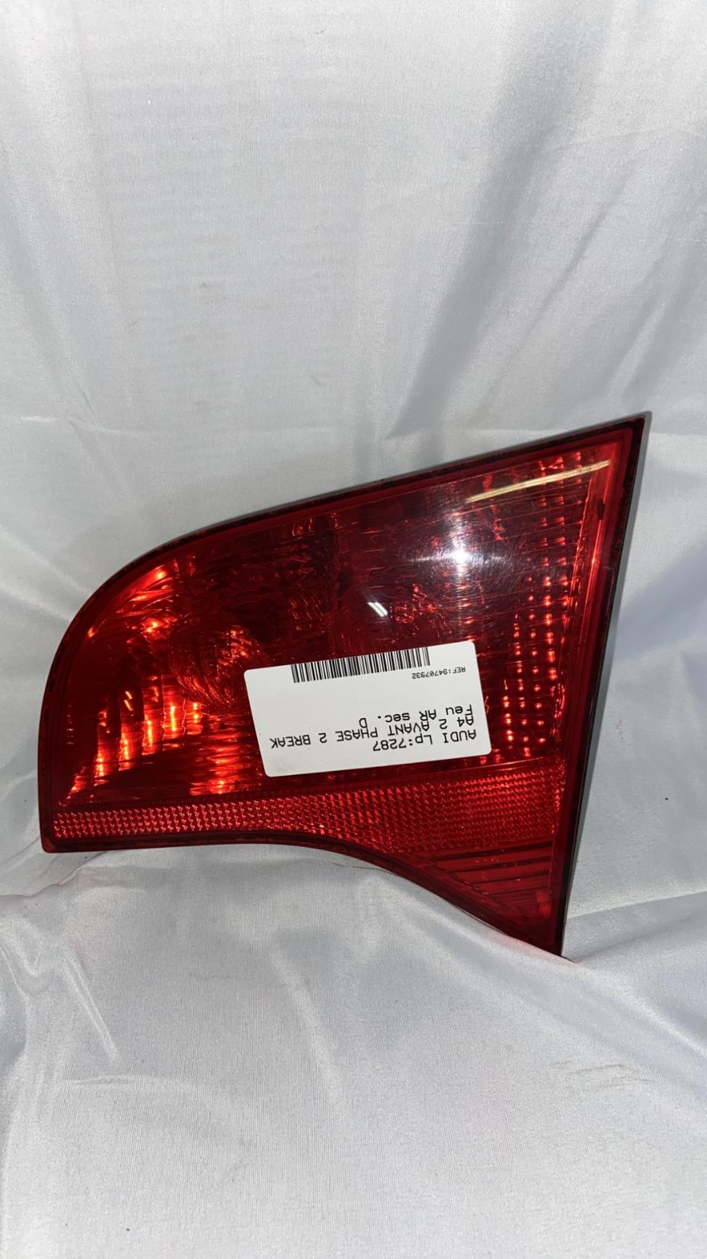 Feu arriere secondaire droit (feux) AUDI A4 2 AVANT PHASE 2 BREAK Diesel - 1