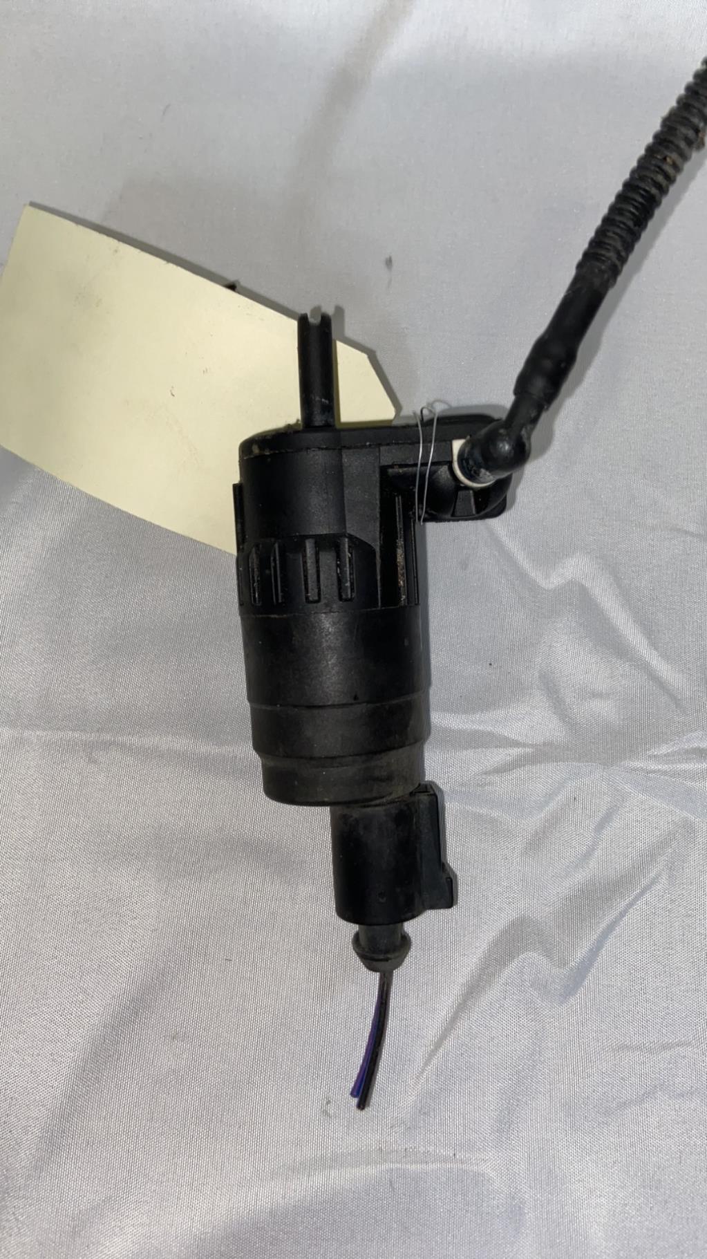 Pompe lave glace avant AUDI A4 2 AVANT PHASE 2 BREAK Diesel - 1