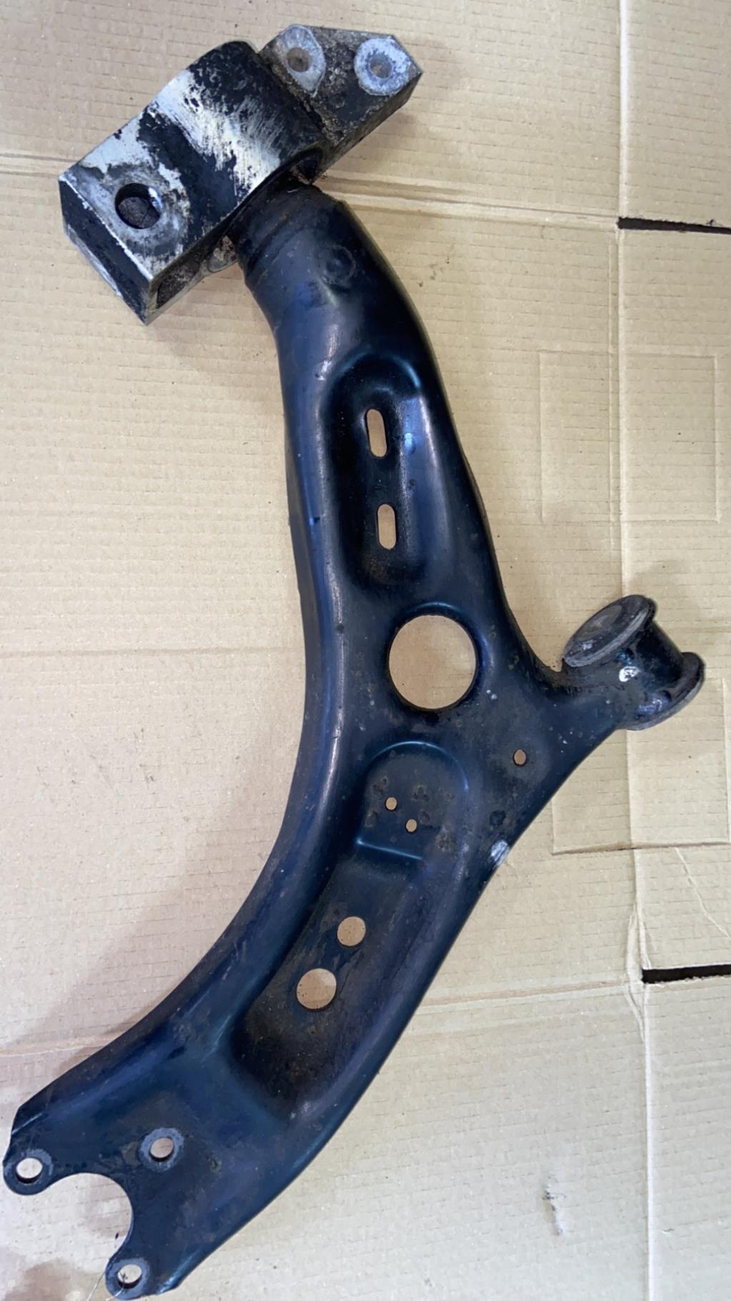 Triangle avant droit AUDI A3 2 SPORTBACK PHASE 2 Diesel - 1