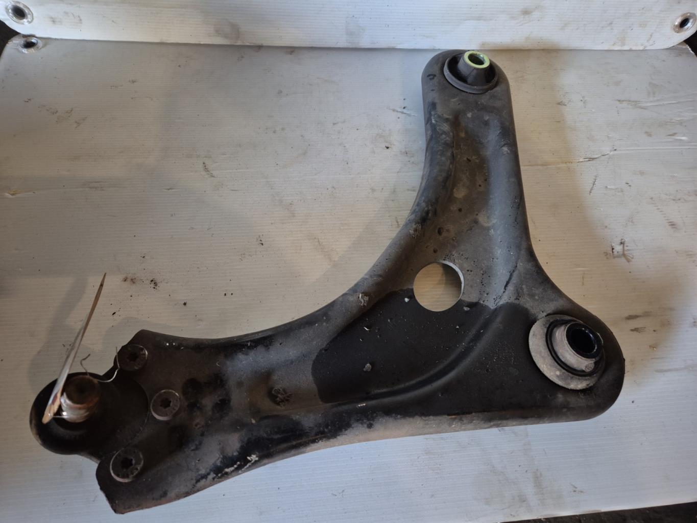Triangle avant droit CITROEN C3 2 PHASE 2 Essence - 1