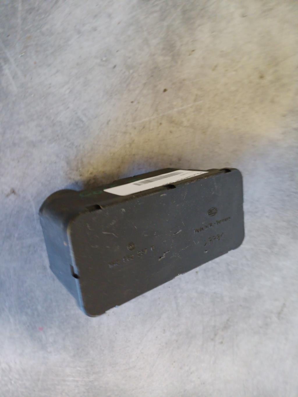 Commande de fermeture centralisee VOLKSWAGEN GOLF 3  - 1