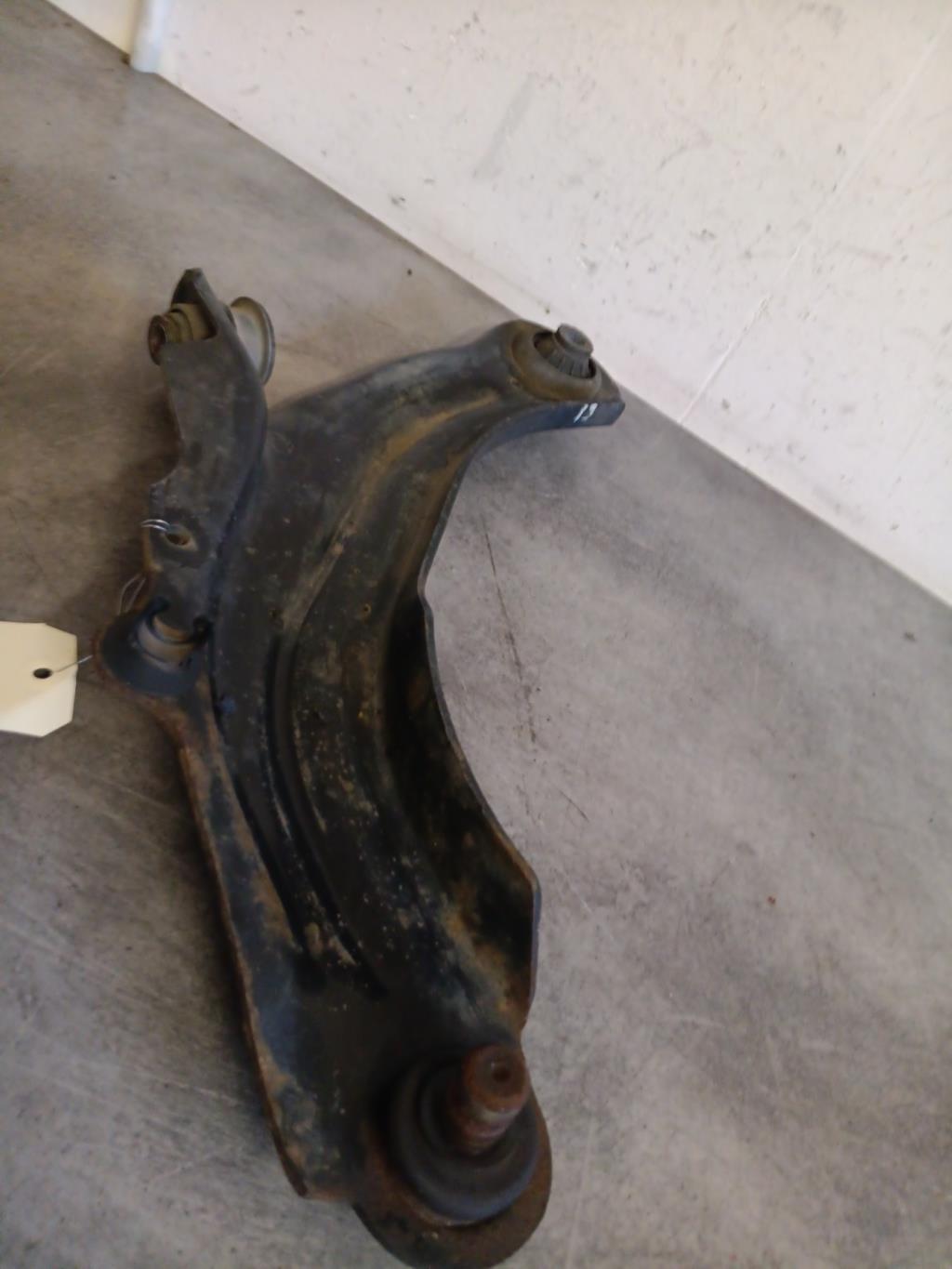 Triangle avant gauche RENAULT MEGANE 2 PHASE 1 Essence - 1