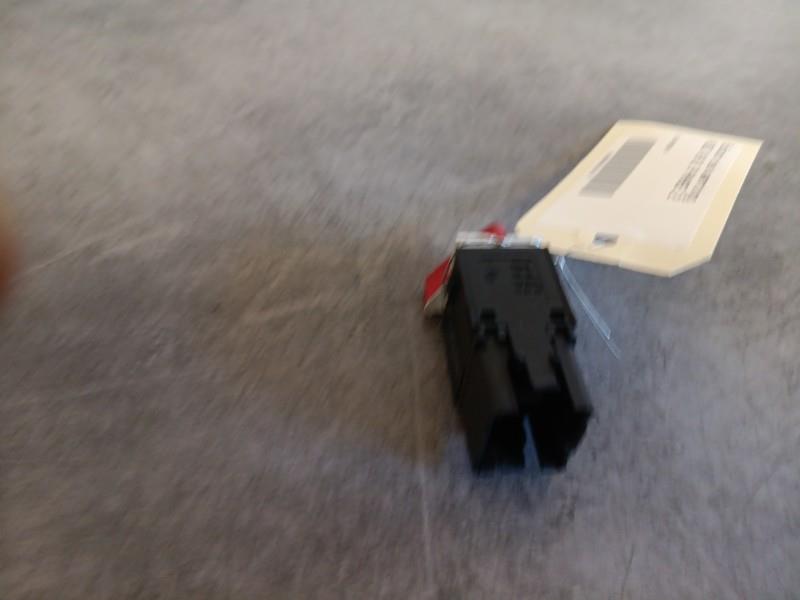 Bouton de warning AUDI A3 2 PHASE 2  - 1