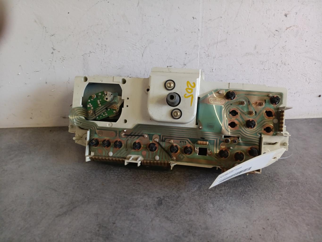Compteur PEUGEOT 205  - 1