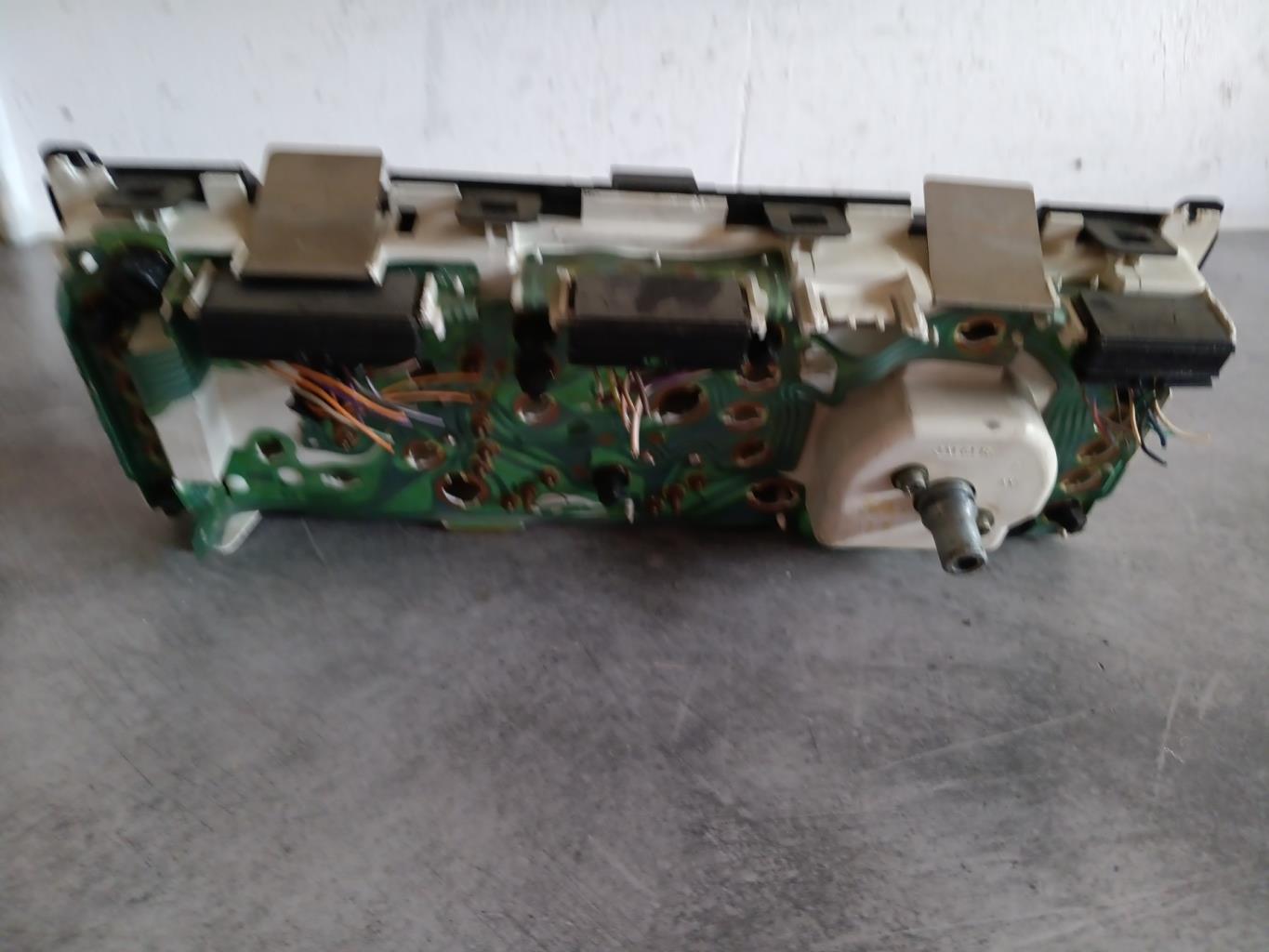 Compteur RENAULT R9  - 1