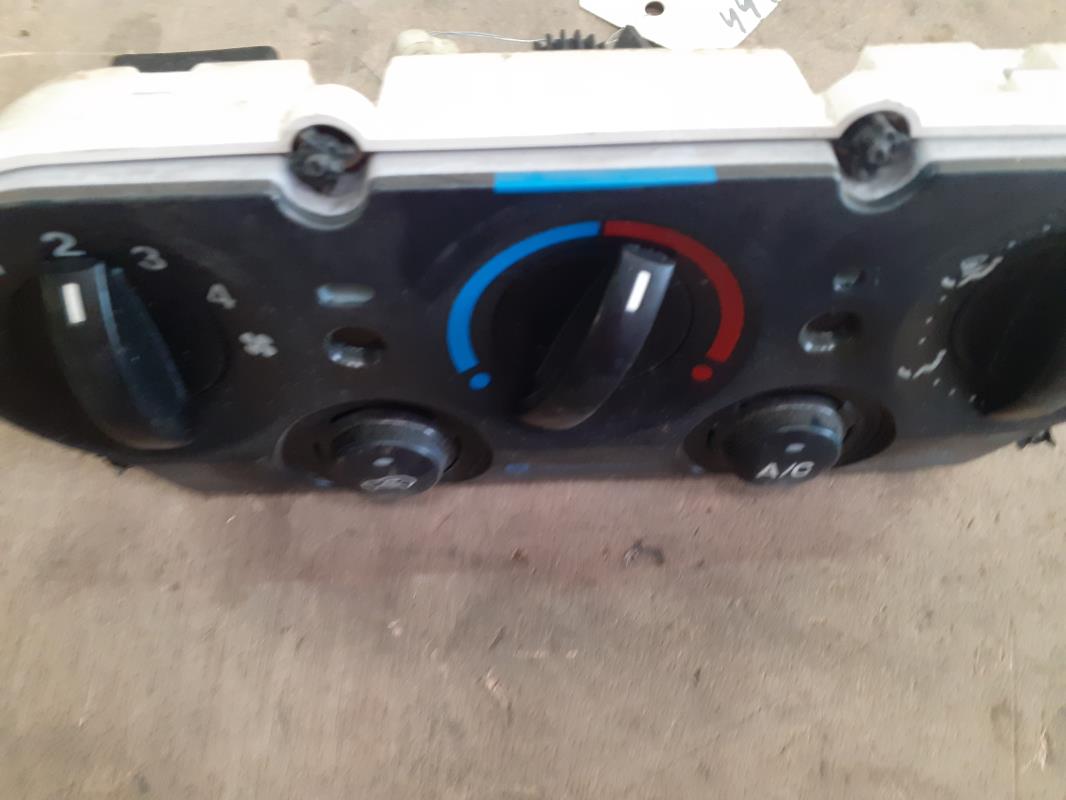 Commande chauffage FORD FIESTA 5 PHASE 1 Diesel - 1