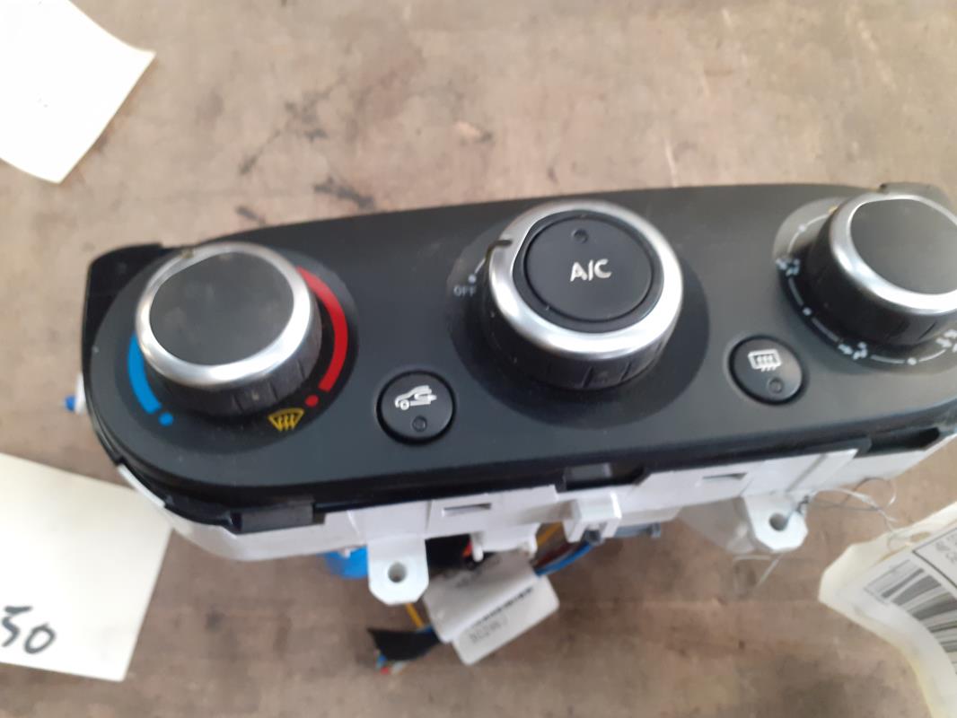 Commande chauffage RENAULT CLIO 4 PHASE 1 Essence - 1