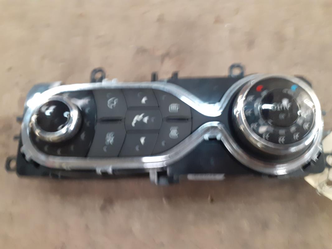 Commande chauffage RENAULT CLIO 4 PHASE 1 Diesel - 1