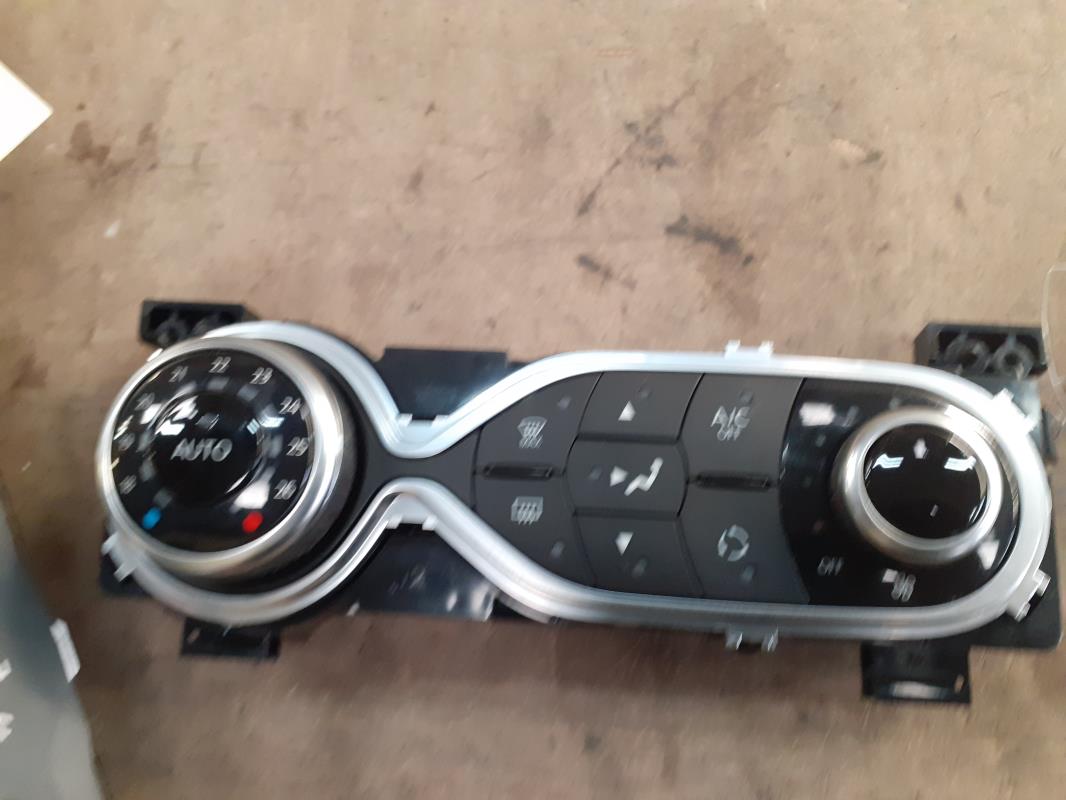 Commande chauffage RENAULT TWINGO 3 PHASE 1 Essence - 1