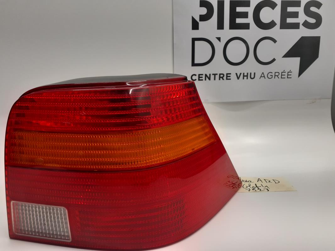 Feu arriere principal droit (feux)